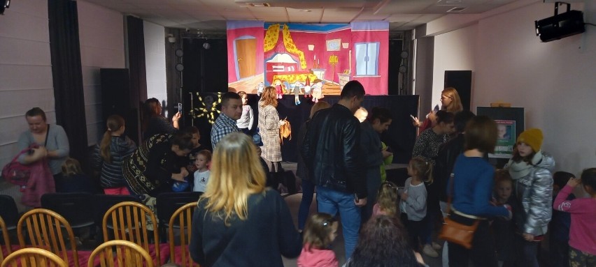 Konecki "TeatrOlo" i Czerwony Kapturek zabawiali przedszkolaków i pomagali choremu Brunowi