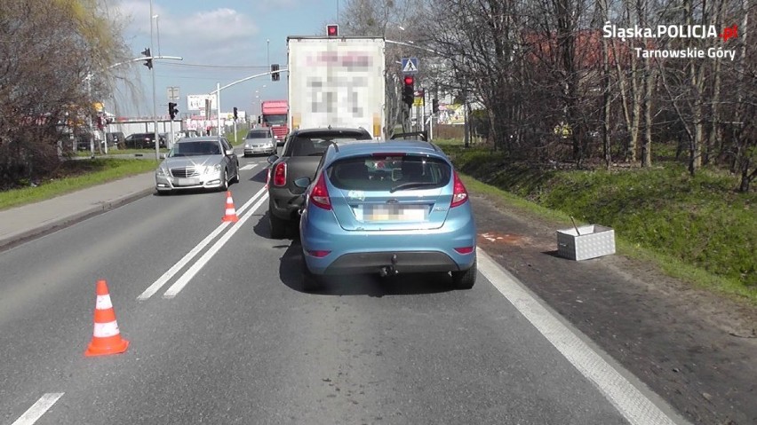 W Tarnowskich Górach zderzyły się trzy pojazdy. Jedna osoba...