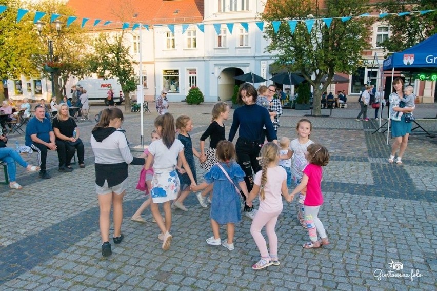 Letnia potańcówka na rynku w Strzelcach Krajeńskich