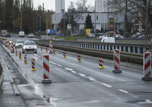 Zmiana w organizacji ruchu na wiadukcie potrwa przynajmniej kilka, jak nie kilkanaście tygodni, być może nawet dłużej