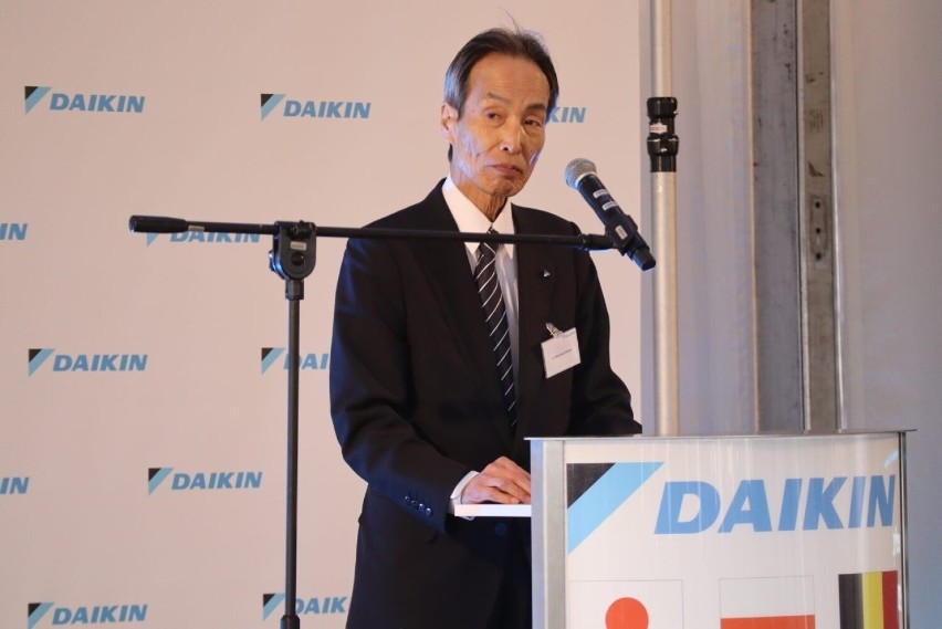 Prezes Daikin Europe Masatsugu Minaka podczas prelekcji...