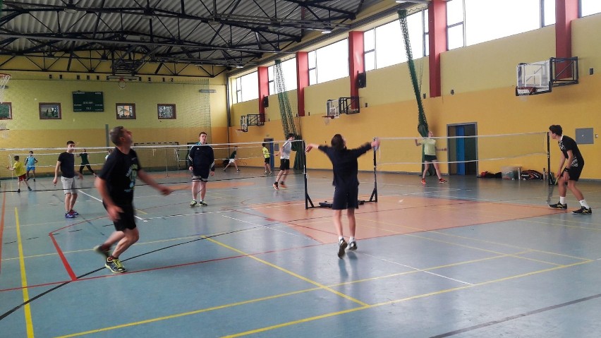 Koronawirus i sport we Władysławowie: badmintoniści z UKS...