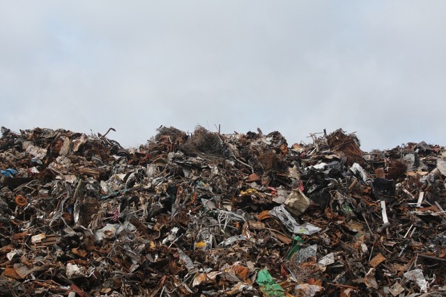 Ceny za przyjęcie śmieci w zakładzie w Czartorii od marca pójdą w górę o 40 proc.