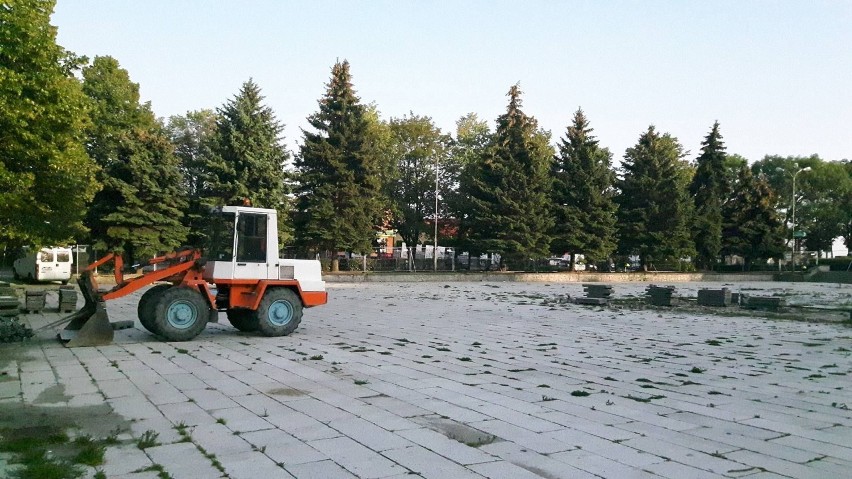 W Sandomierzu ruszyła długo oczekiwana gruntowna przebudowa Placu 3 Maja