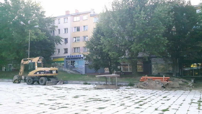 W Sandomierzu ruszyła długo oczekiwana gruntowna przebudowa Placu 3 Maja