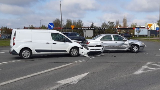 W kraksie dwóch samochodów na Rąbinie w Inowrocławiu nikt nie ucierpiał