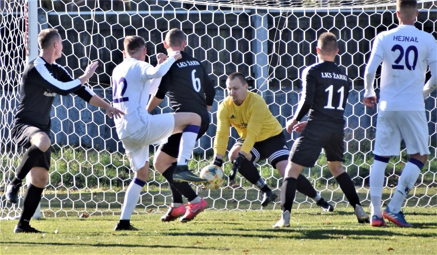 V liga piłkarska, Wadowice: Hejnał Kęty - LKS Żarki 2:1.