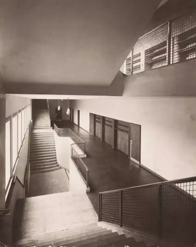 Budynek Freiherr-vom-Stein-Gymnasium w latach 30 XX wieku. Obecnie I Liceum Ogólnokształcące im. Marii Skłodowskiej-Curie