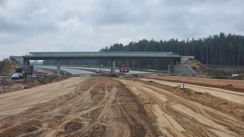 S7 na północ od Warszawy. Eksperymentalny beton na nowej trasie. Kiedy otwarcie? "Zakładamy oddanie odcinków w tym roku"