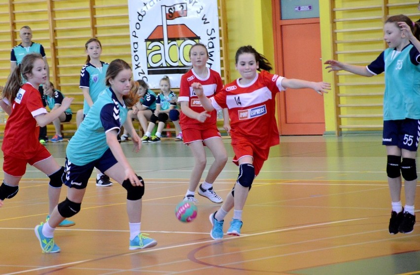 Sławno: UKS Lider Handball zagrał turniej [ZDJĘCIA, wideo] - rosną młode szczypiornistki