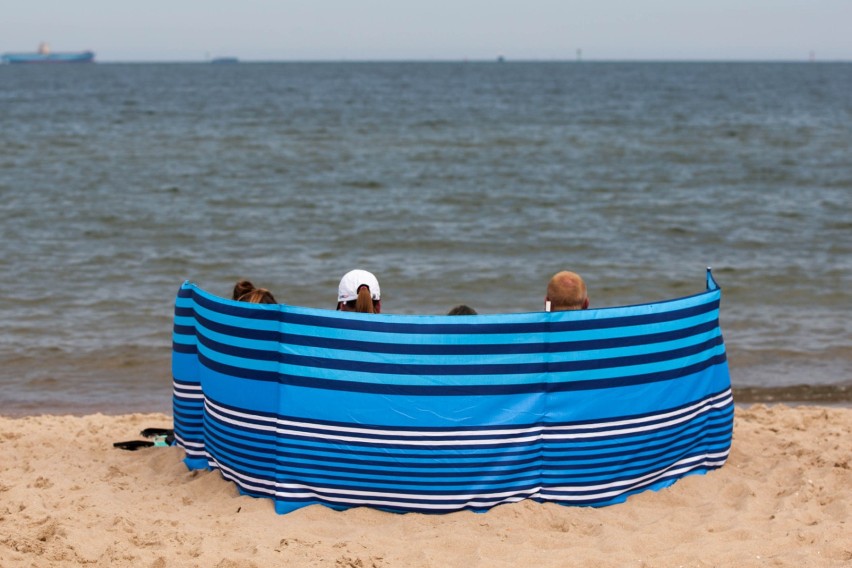 Gdańskie plaże: bezpieczna kąpiel i wiele atrakcji dla użytkowników