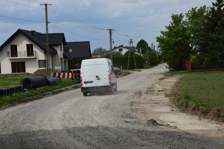 Nowa jakość w Małyszynie. Zakończyła się przebudowa drogi powiatowej za 5 mln zł. Dotacja rządowa pokryła 95 proc. kosztów zadania FOTO