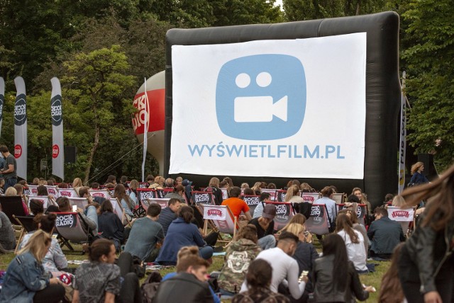 Kino letnie na Bałutach. Festiwal ON ART w Łodzi