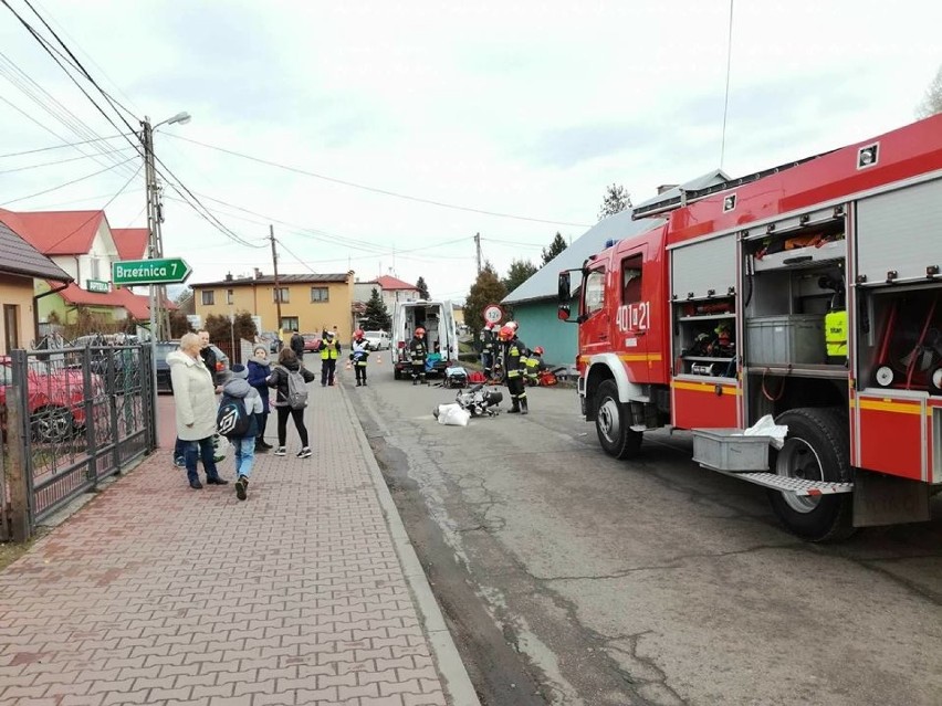 Wypadek z udziałem motocyklisty w centrum Rzezawy