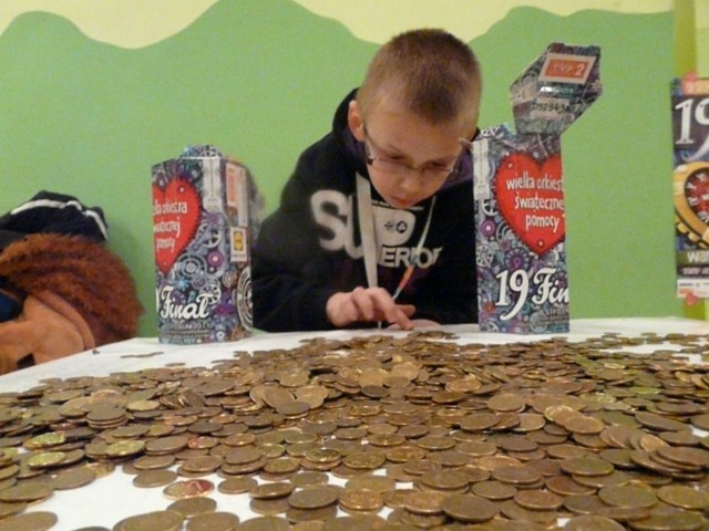 11-letni Michał Orzechowski zbierał pieniądze, a później pomagał je liczyć