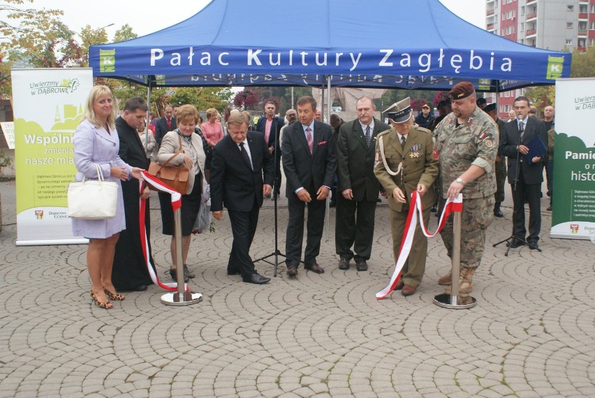 Tak wyglądało nadanie rondu w centrum nazwy Żołnierzy...