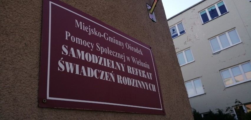 Dodatek węglowy w Wieluniu. Jak uzyskać 3 tys. zł? Wnioski o wypłatę świadczenia można składać w referacie przy POW