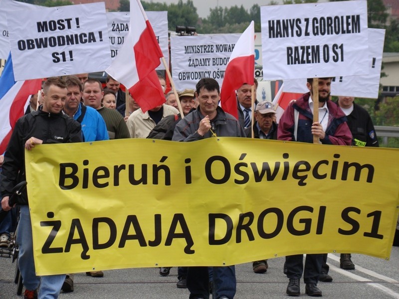 Oświęcim: manifestacja na 'krajówce'. Żądają budowy trasy ekspresowej S1