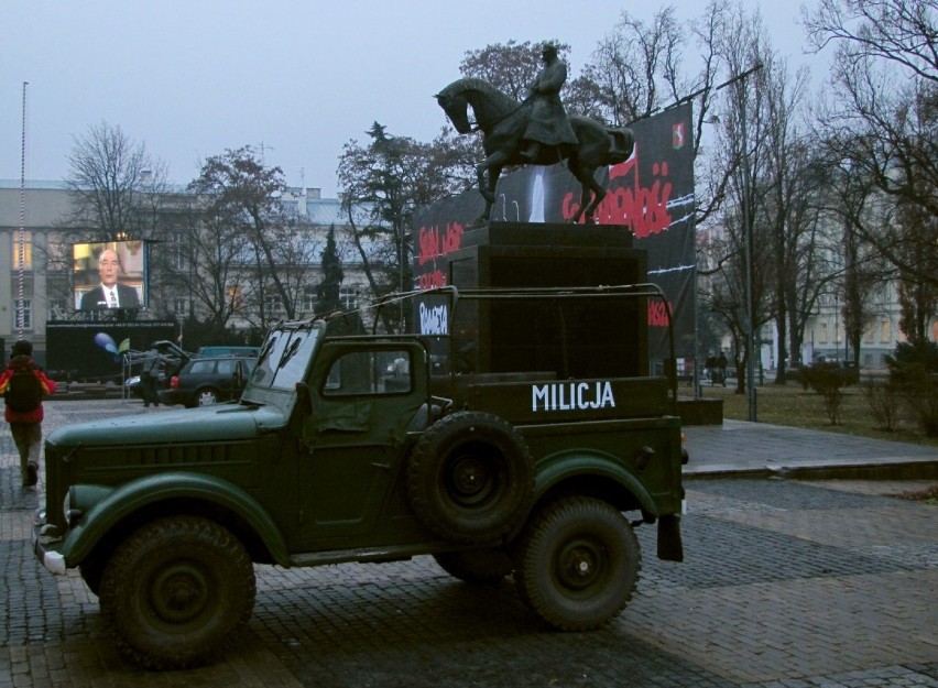 Plac Litewski: rekonstrukcja wydarzeń z 13 grudnia 1981r.