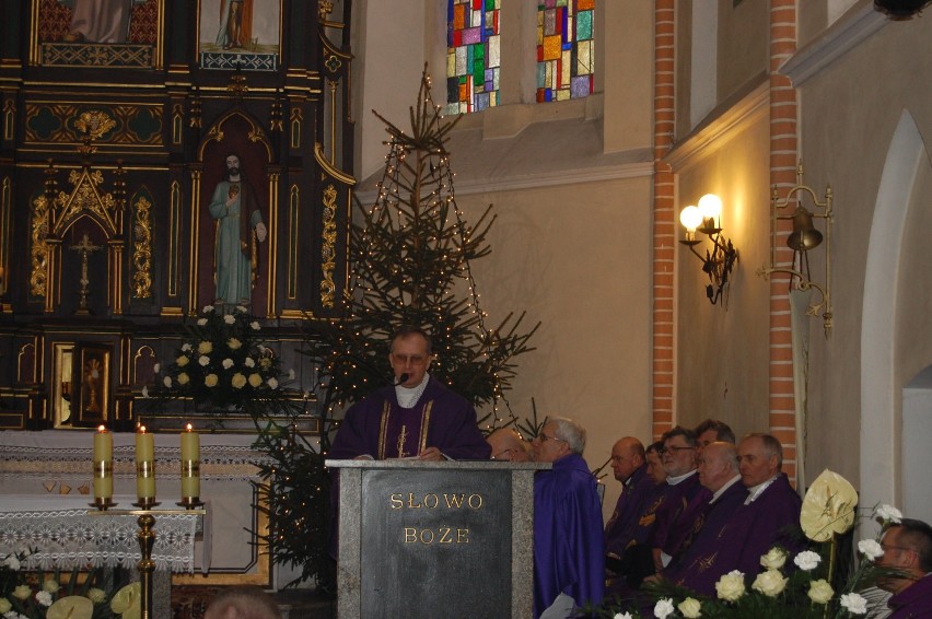 Prawdziwe tłumy pożegnały człowieka wielkiego serca - ks. prałata Stanisława Lenza