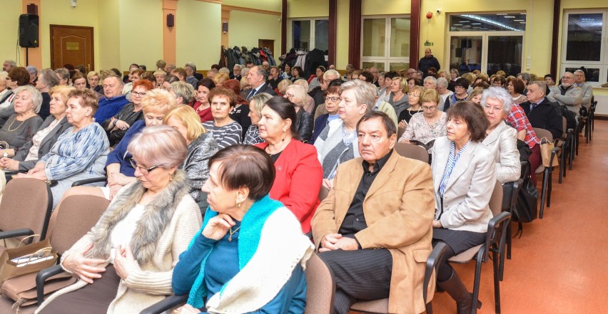 Uniwersytet Trzeciego Wieku w Szamotułach obchodził jubileusz 10-lecia istnienia! [ZDJĘCIA]