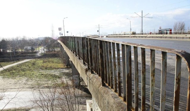 Wiadukt na Przybyszewskiego od lat był przeznaczony do rozbiórki. Miasto chce zdobyć pieniądze z UE na jego remont.