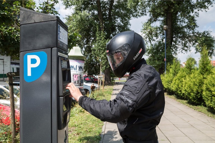 OBSZAR PŁATNEGO PARKOWANIA w Krakowie obowiązuje od...