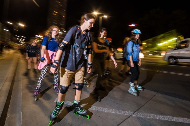 Nightskating Warszawa 2018. W sobotę otwarcie sezonu rolkowego w Warszawie