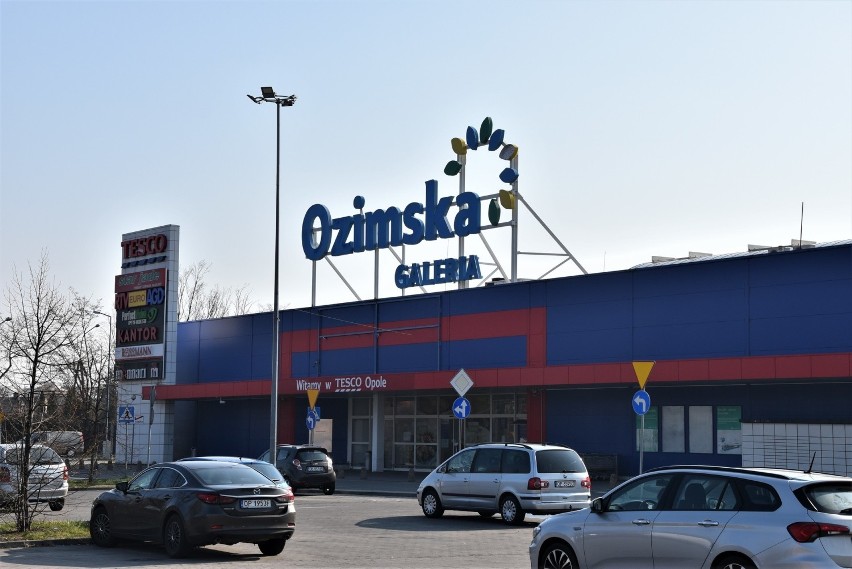 Galeria Ozimska działa w Opolu od 2008 roku. Hipermarket...