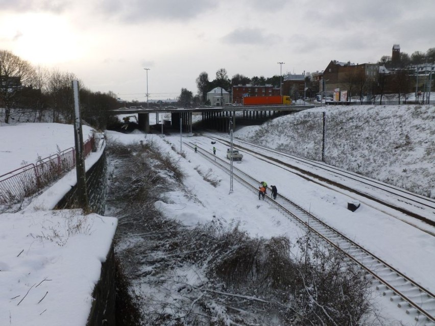 Prace na terenie kolejowym między Targiem Siennym i Urzędem w Gdańsku. Zamkną kładkę dla pieszych