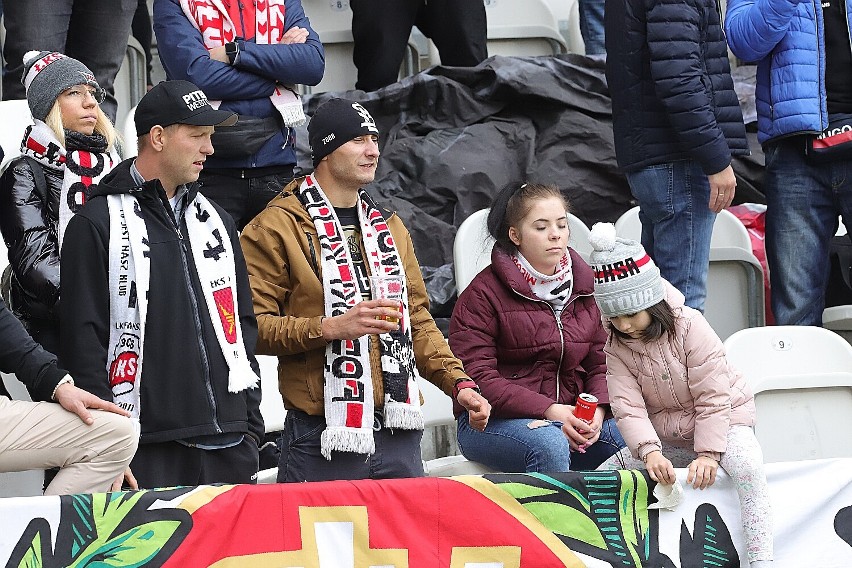 Szaleństwo kibiców na stadionie ŁKS po wygranej z Arką Gdynia ZDJĘCIA