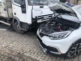 Wypadek w Opatówku. Zderzenie ciężarówki z osobówką. Jedna osoba w szpitalu. ZDJĘCIA