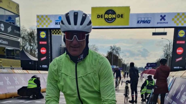 Wojciech Michałek, kolarz-amator z Radomska przejechał belgijski Ronde van Vlaanderen!