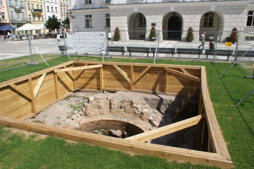 Główny Rynek w Kaliszu. Zniknie klomb, będzie fontanna