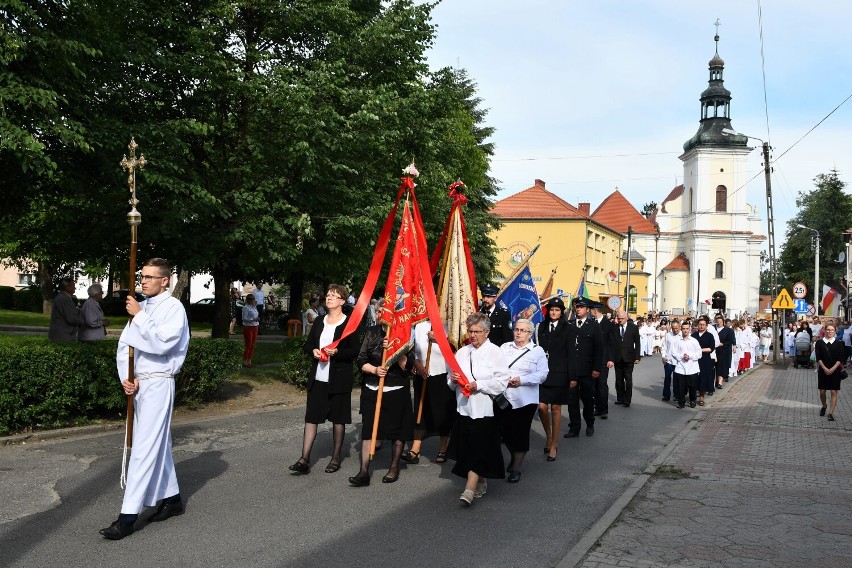 BOŻE CIAŁO: Uroczysta procesja w Zdunach [ZDJĘCIA]