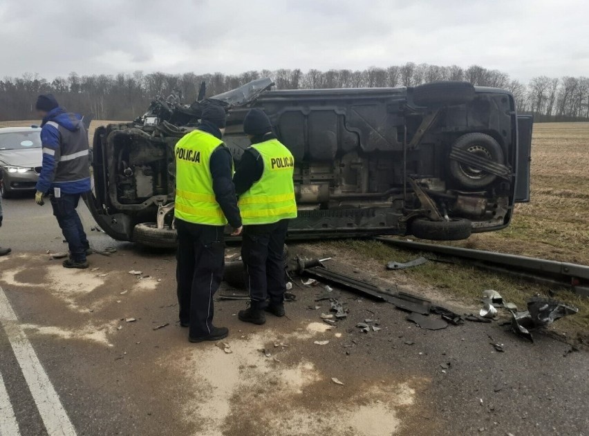 Żołnierze z Siemirowic byli pierwsi na miejscu wypadku. Ruszyli na ratunek poszkodowanym