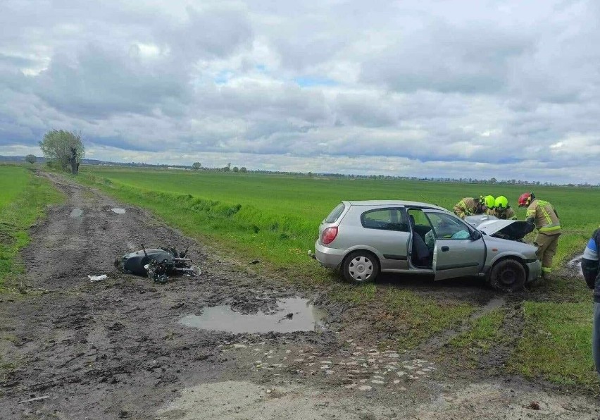 Śmiertelny wypadek w gminie Lichnowy. Zginął motorowerzysta uderzony przez samochód osobowy