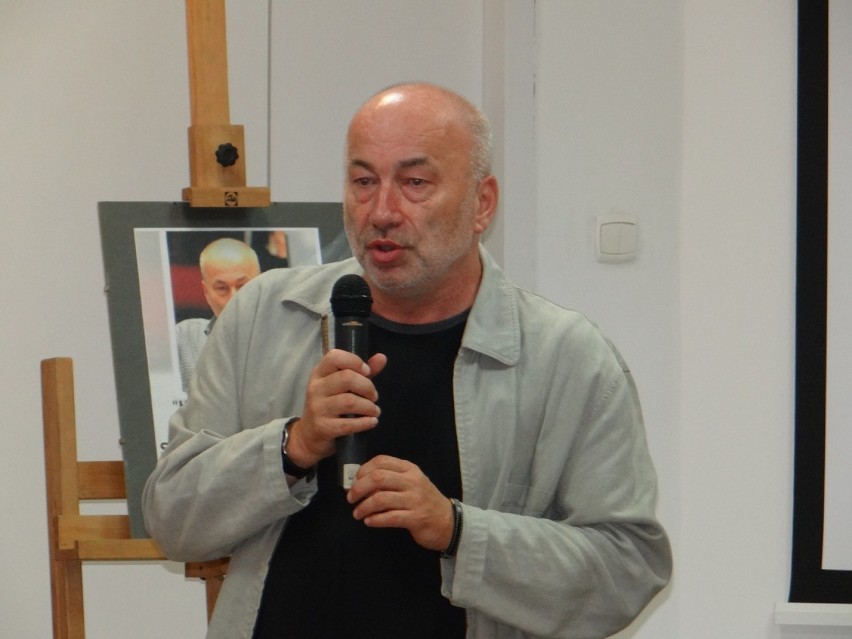 Spotkanie z pisarzem Sławomirem Koprem w MBP w Radomsku