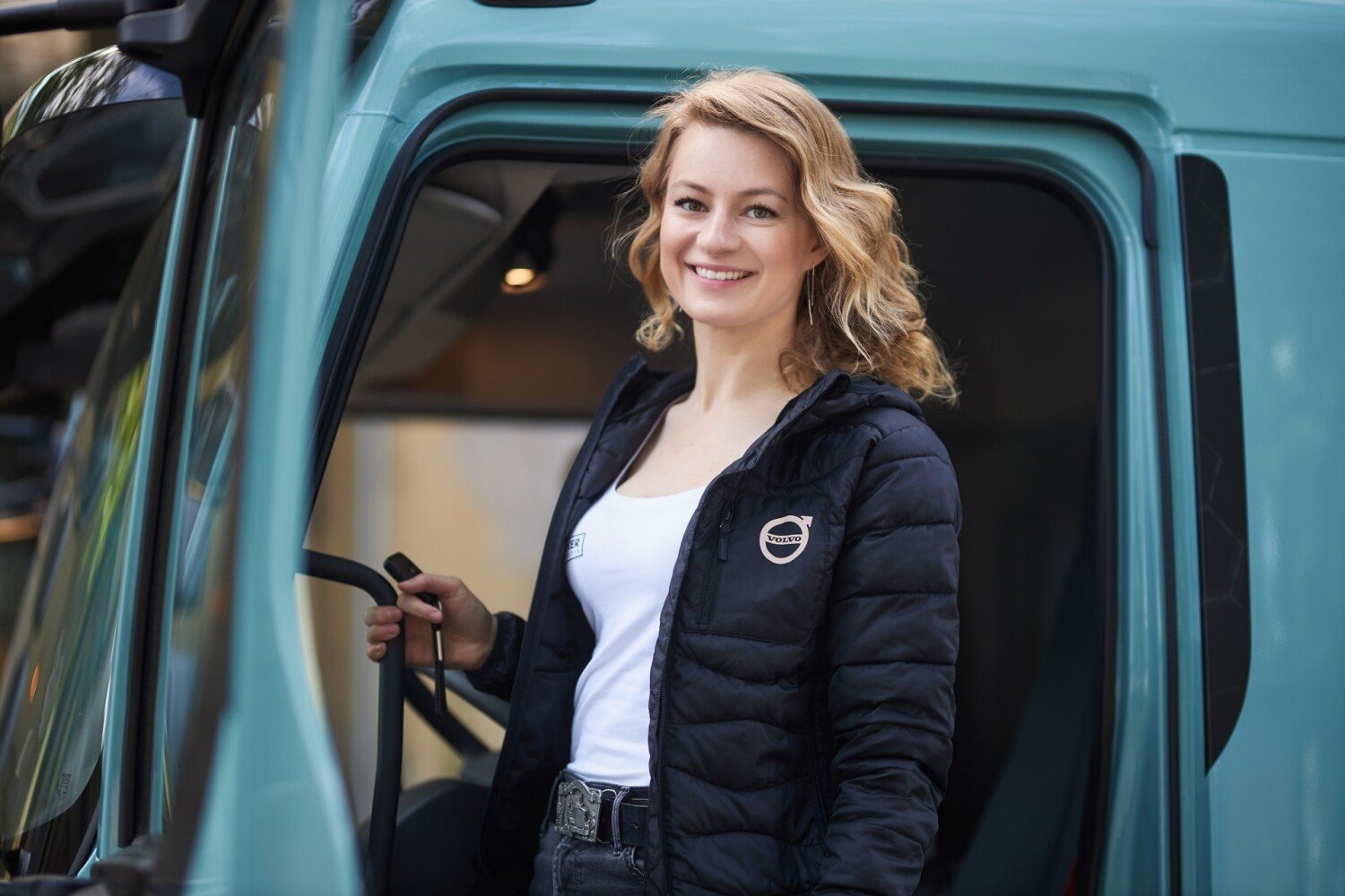 Barbie Shero, czyli pochodząca z okolic Dubiecka Iwona Blecharczyk została  ambasadorką Volvo Truck w Polsce [ZDJĘCIA] | Przemyśl Nasze Miasto