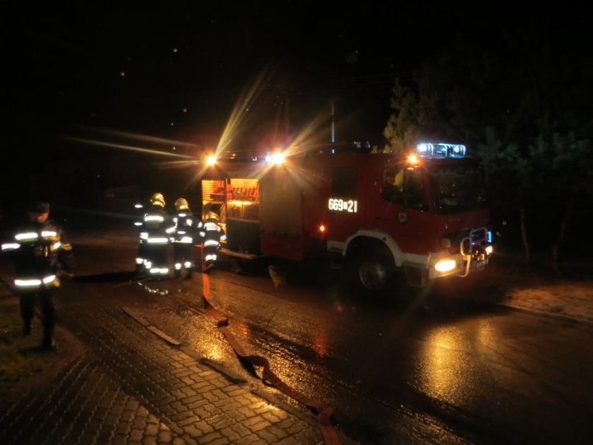 Ćwiczenia strażackie w Wielkim Buczku. Udana akcja straży pożarnej powiatu złotowskiego [FOTO]