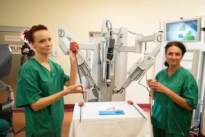 2. Robot chirurgiczny Da Vinci

Znajduje się w Miejskim...