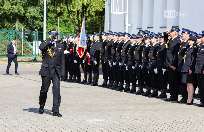 Obchody Dnia Strażaka w Szczecinie. Wiceminister zapowiedział podwyżki. ZDJĘCIA