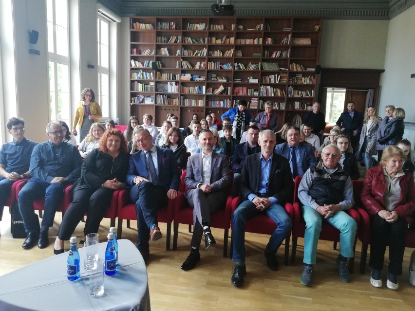 Nowy Dwór Gdański. W Żuławskim Ośrodku Kultury odbyło się spotkanie z kandydatem do PE, Jarosławem Wałęsą