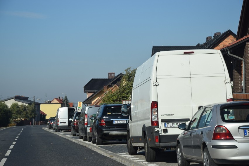 W Czaczu nowa droga, chodniki i parkingi ZDJĘCIA 