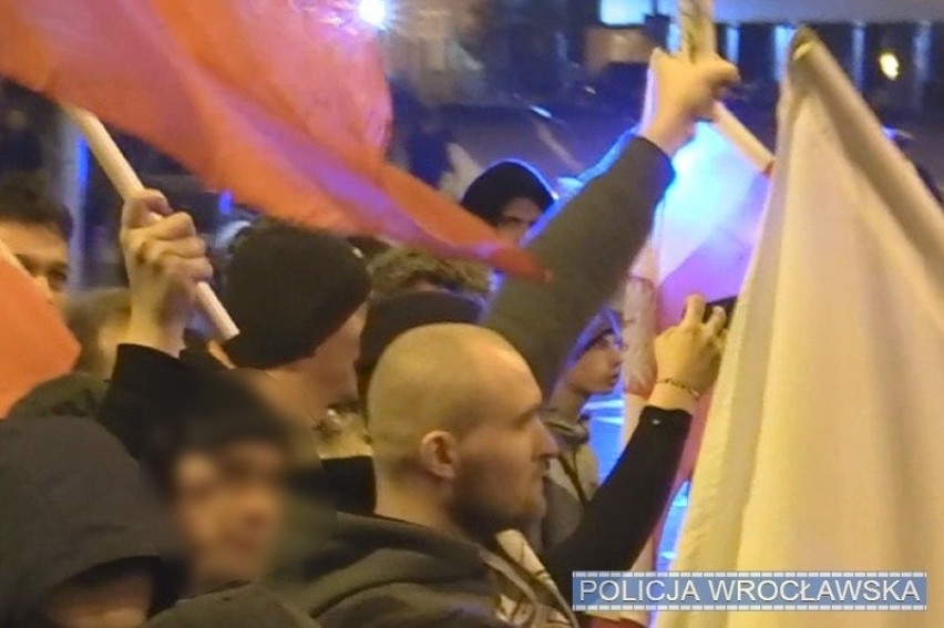 Wrocław. Tych uczestników marszu niepodległości szuka policja. Zobacz zdjęcia! 