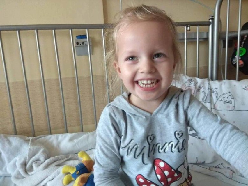 Natalka ma niespełna 3 latka. Zmaga się z poważnym nowotworem. Rodzina apeluje o pomoc 