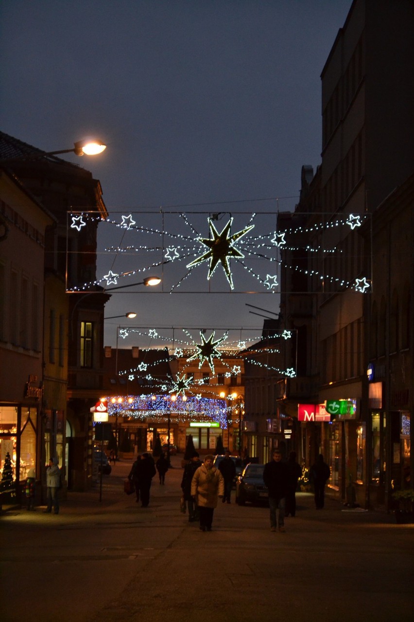 Ozdoby świąteczne w Rybniku już świecą. Zobacz jak wygląda centrum miasta