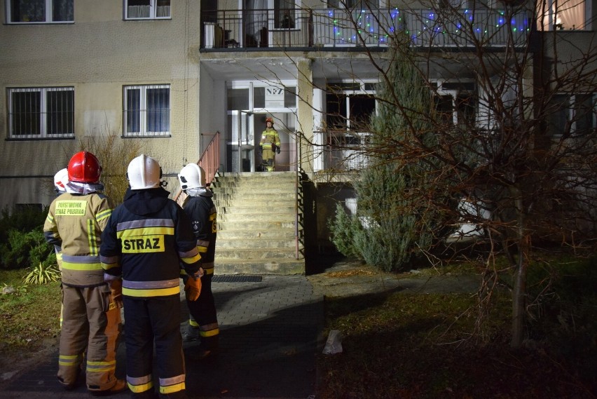 Nocny pożar w przychodni zdrowia w Burgrabicach w gminie Głuchołazy. Prawdopodobnie lokator zaprószył ogień