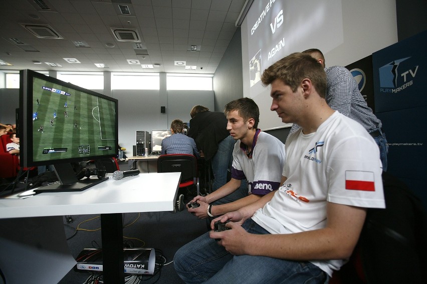 Mistrzostwa w grach komputerowych w Katowicach. Counter-Strike, FIFA 11 i StarCraft 2 [ZDJĘCIA]