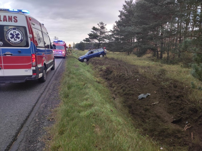 Dachowanie volkswagena passata w Kątach Opolskich.